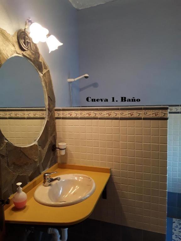 Cuevas Lourdes Villa Benamaurel Buitenkant foto